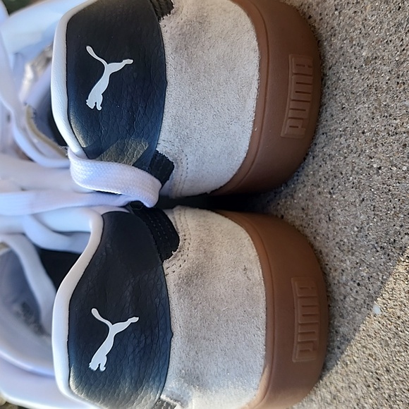 Puma White and Black Sneakers with Brown Sole - Picture 3 of 8